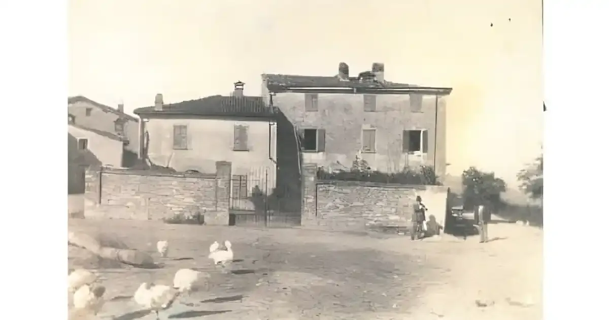 ph: Piazza Dante - Albergo Pace inizio 900 | Pometo